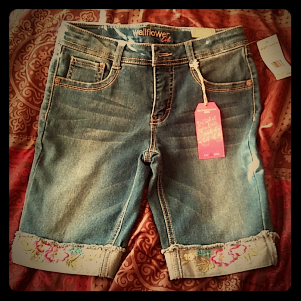 Girls capri shorts
